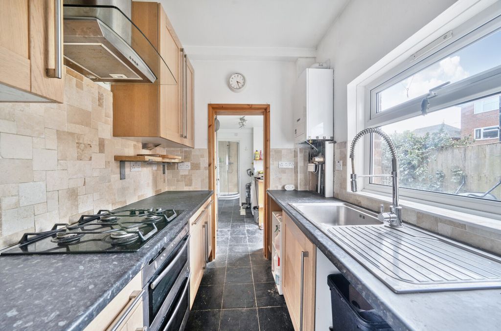 Property photo 2 of 13 1430870-19-69B437...