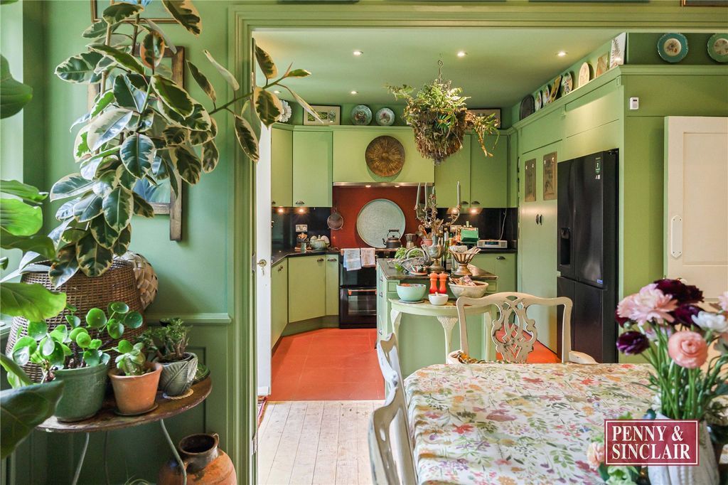 Additional image 7 of 3 bed terraced house to rentRegatta Short Let - Market Place RG9