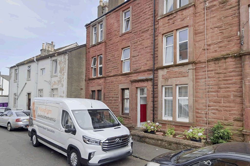 Property photo 1 of 2