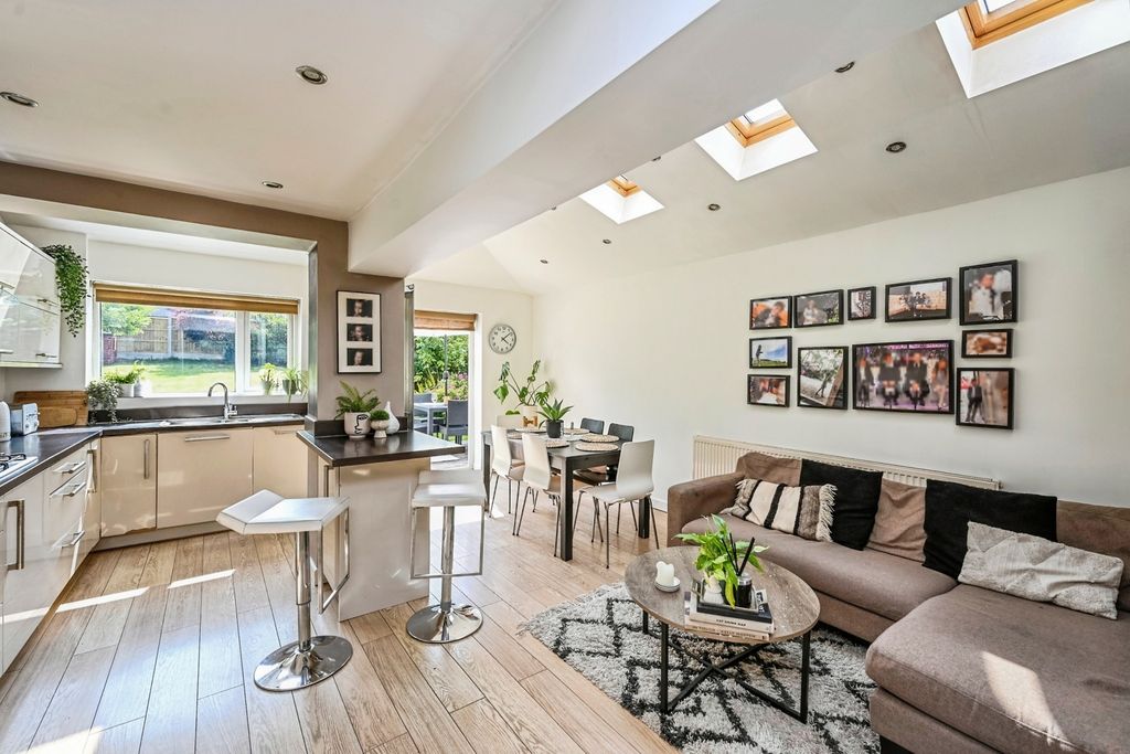 Property photo 2 of 16 Photo