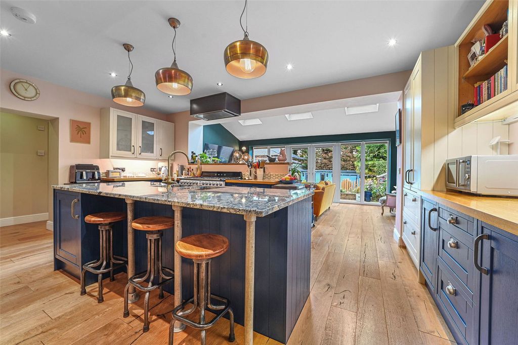 Property photo 2 of 22 Picture No. 04