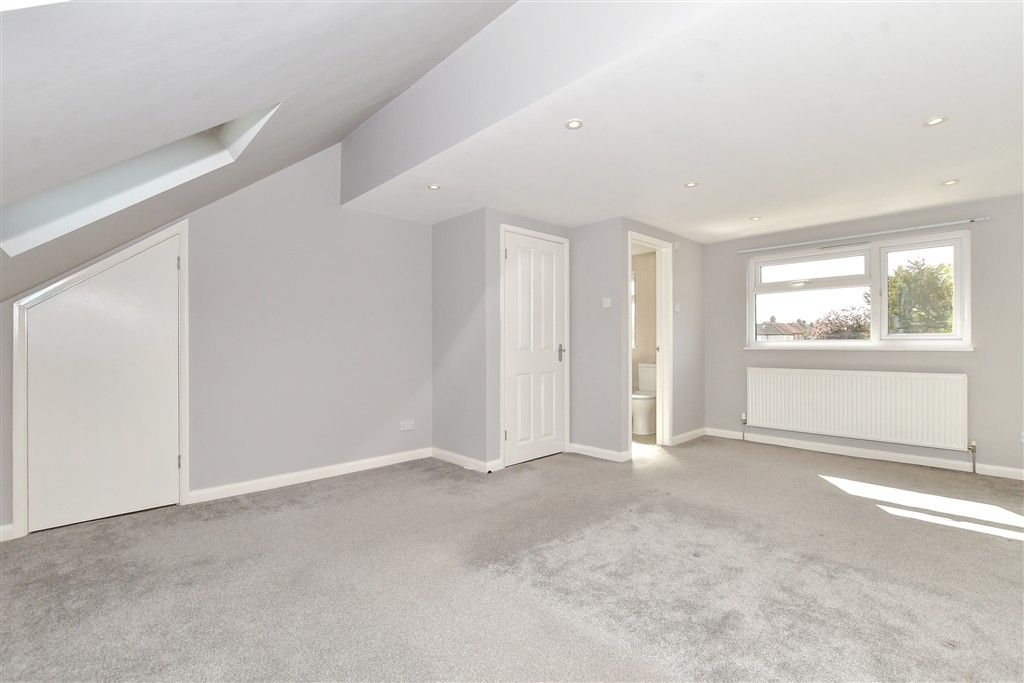 Property photo 2 of 17 Bedroom 1