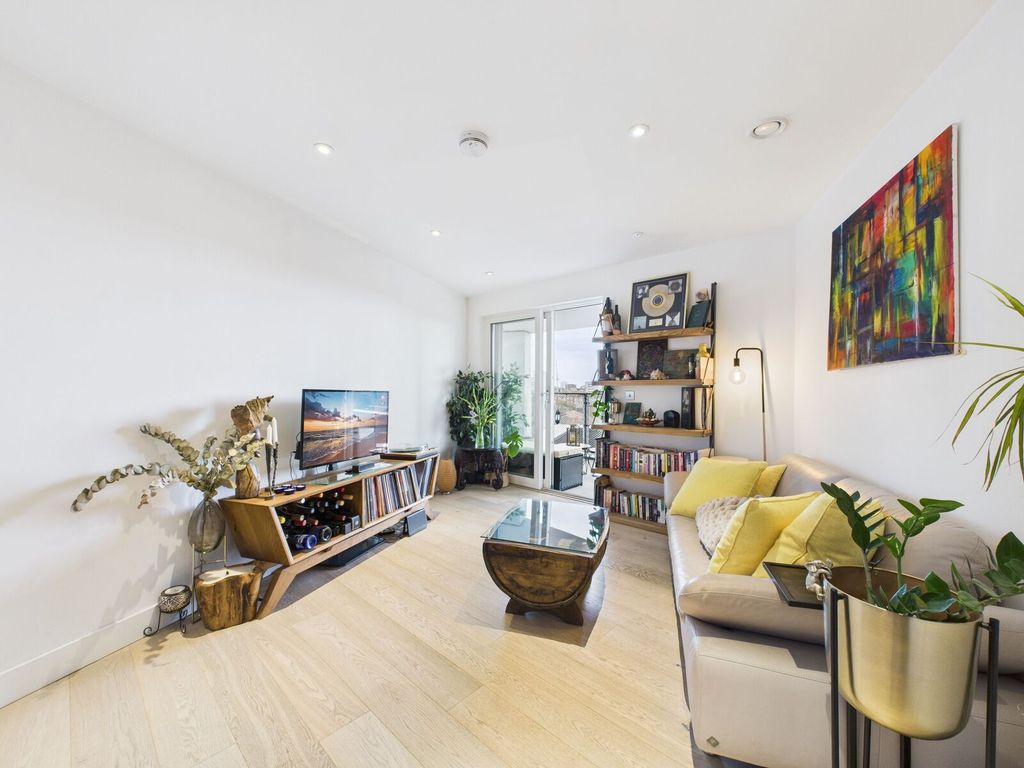 Property photo 1 of 32