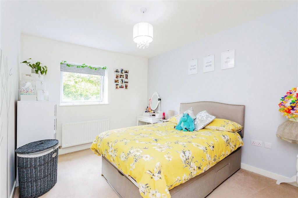 Property photo 3 of 15 Picture No. 02