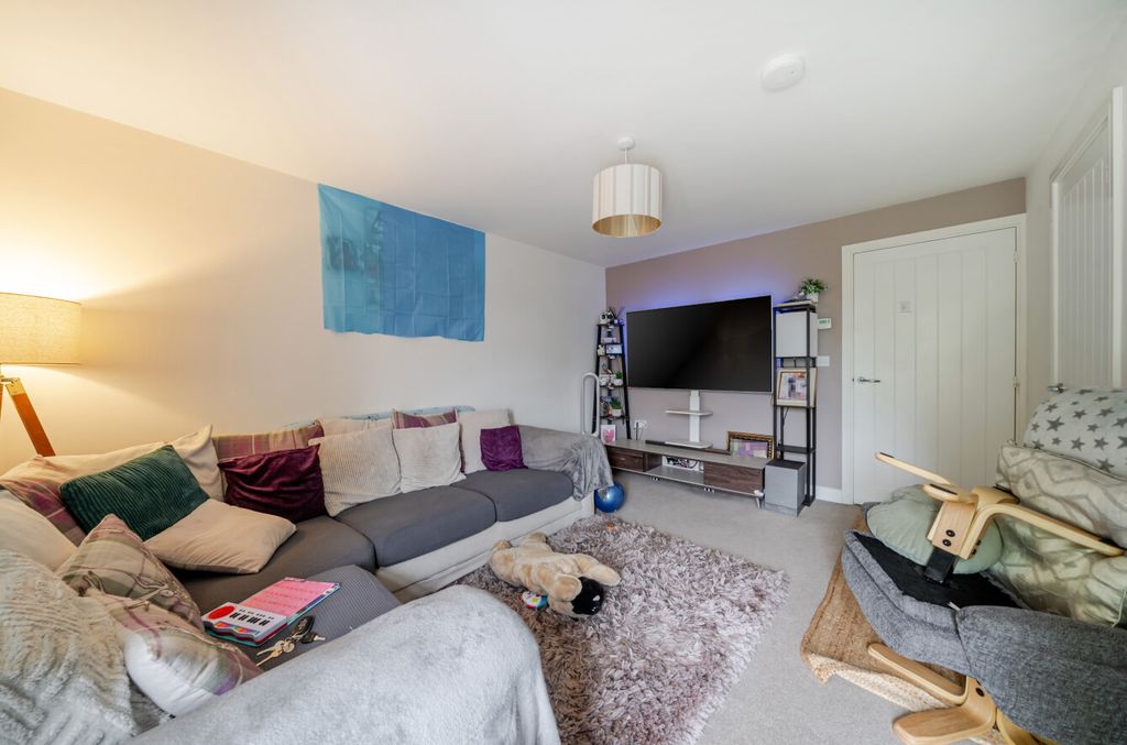 Property photo 2 of 20 1435685-7-69d7Ca4...