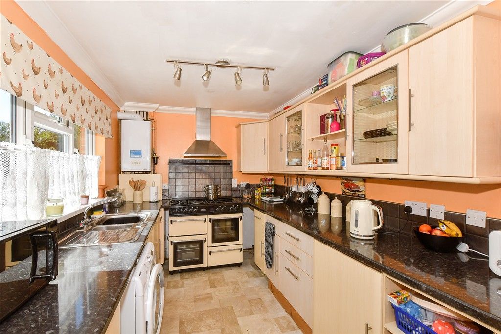 Property photo 2 of 12 Kitchen