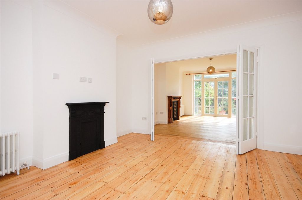 Property photo 2 of 12 Picture No. 01