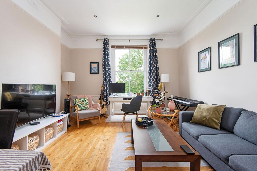 Property photo 2 of 6