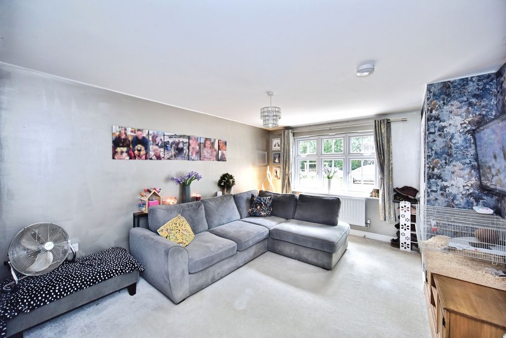 Property photo 3 of 14 Pbox-Img.Jpg