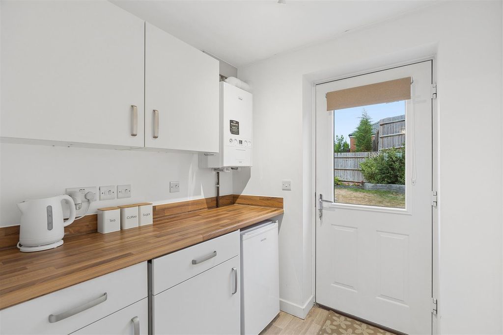 Property photo 3 of 26 58 Farrant Road-Hr2.Jpg