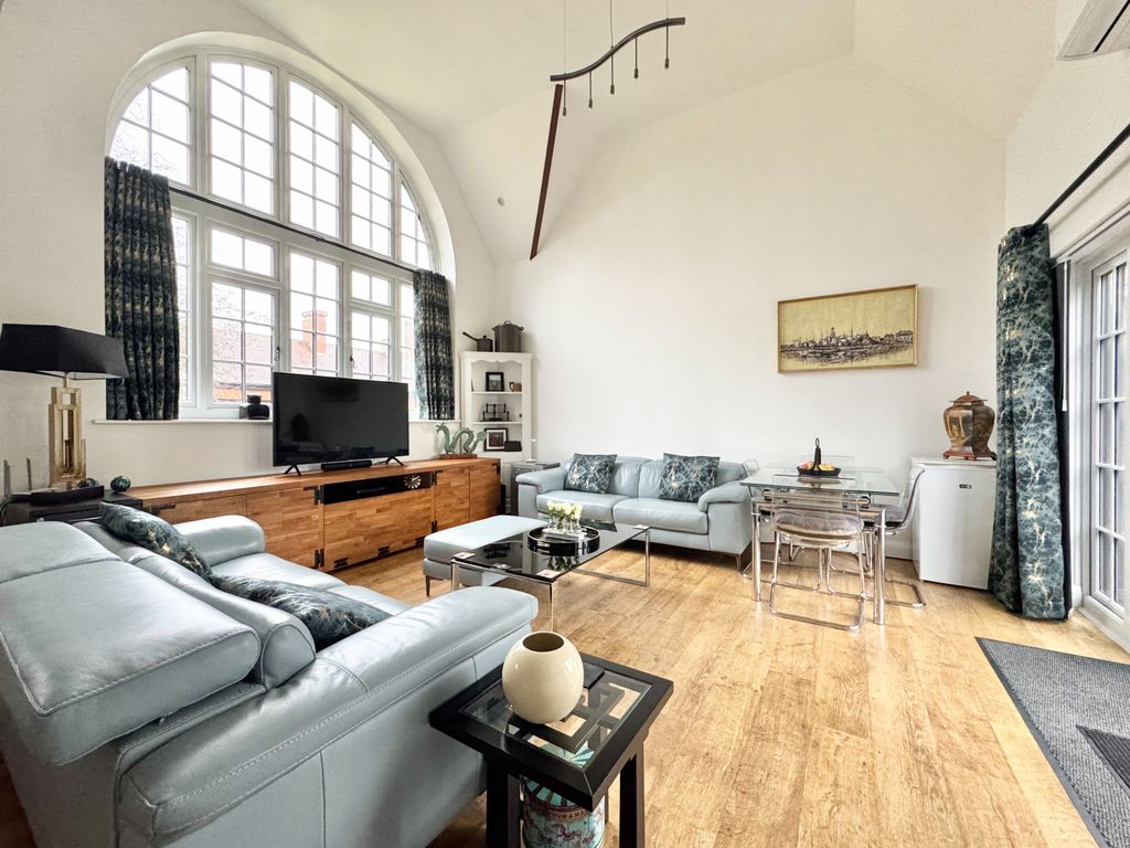 Property photo 1 of 33 The Courtyard, Liscombe Park, Soulbury, Lu7