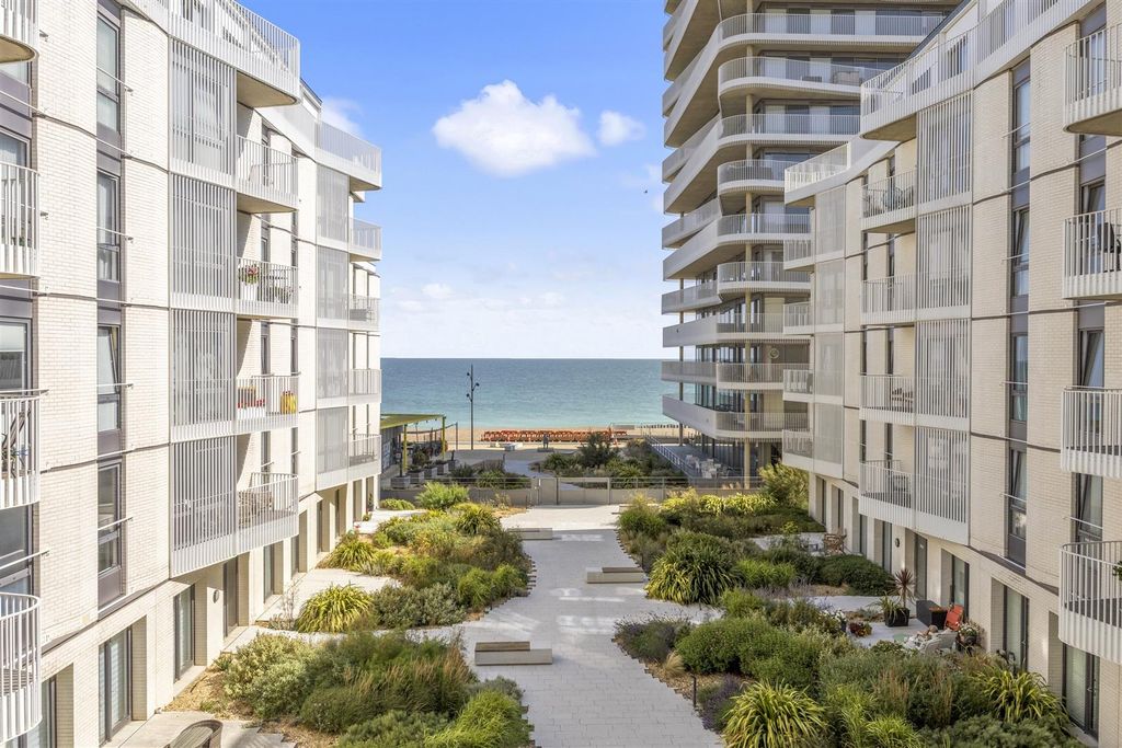 Property photo 1 of 29 Bayside Apartments, Flat 84-009.Jpg