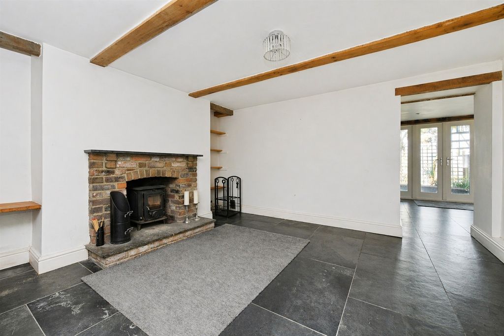 Property photo 2 of 22