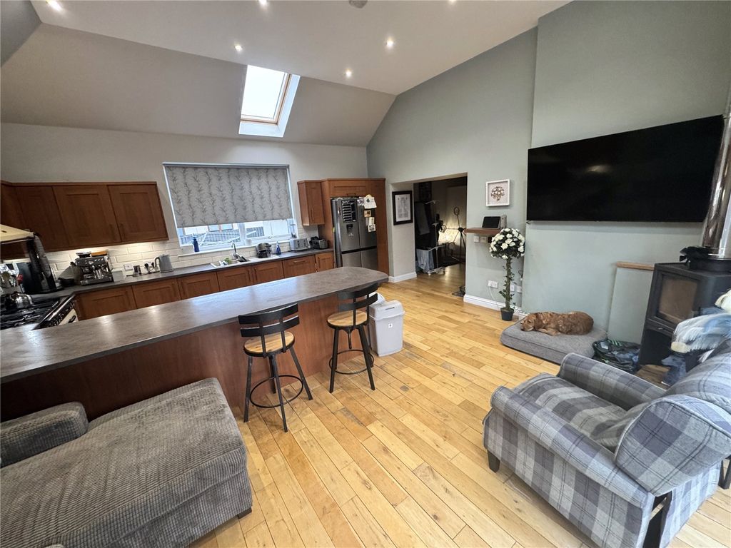 Property photo 3 of 39 Picture No. 07