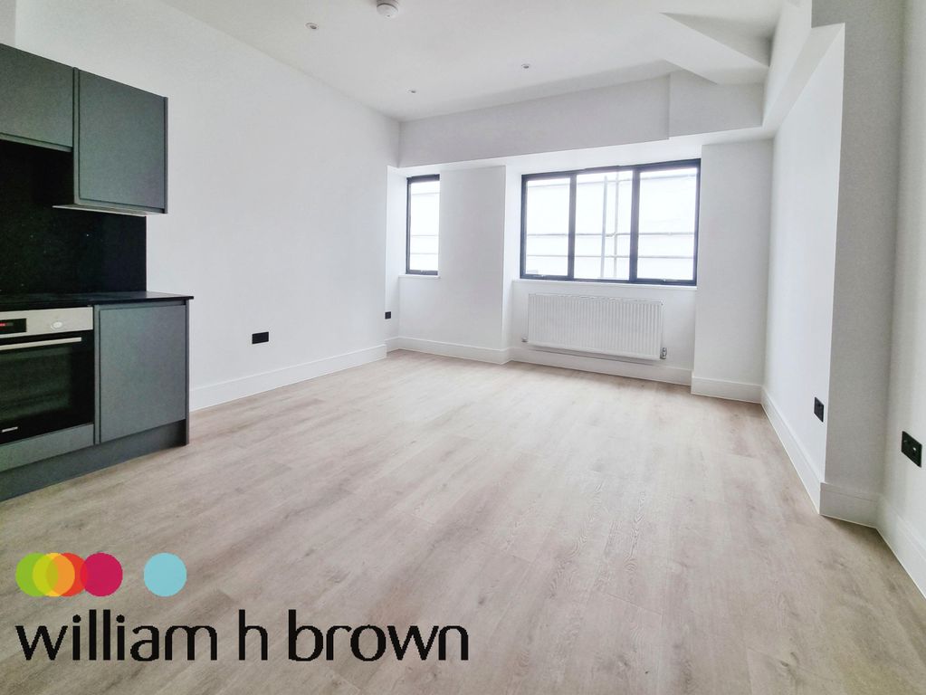 Property photo 1 of 4 Living Room