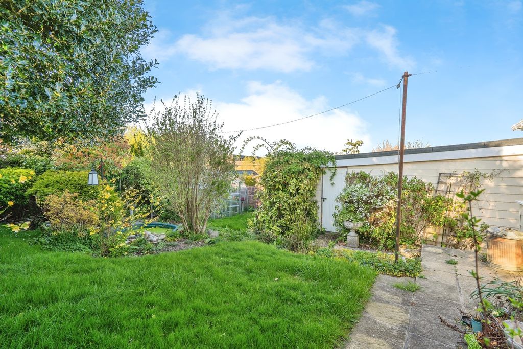 Property photo 3 of 17 Photo