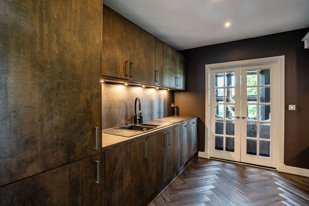 Additional image 11 of 2 bed flat for saleTelford Road, Bridgnorth WV15