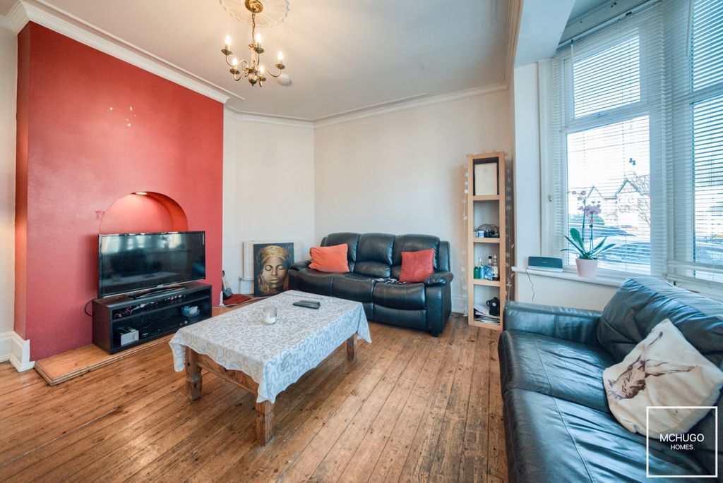 Property photo 3 of 17 Xt5A0762-Hdr(3)