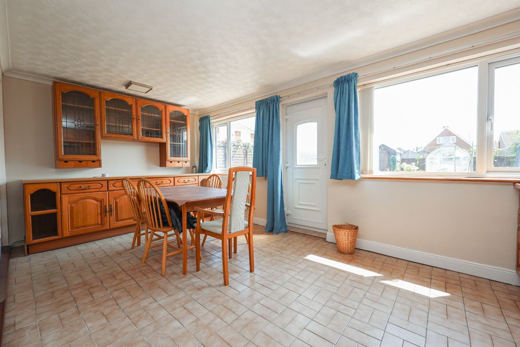 Property photo 2 of 19 4321232