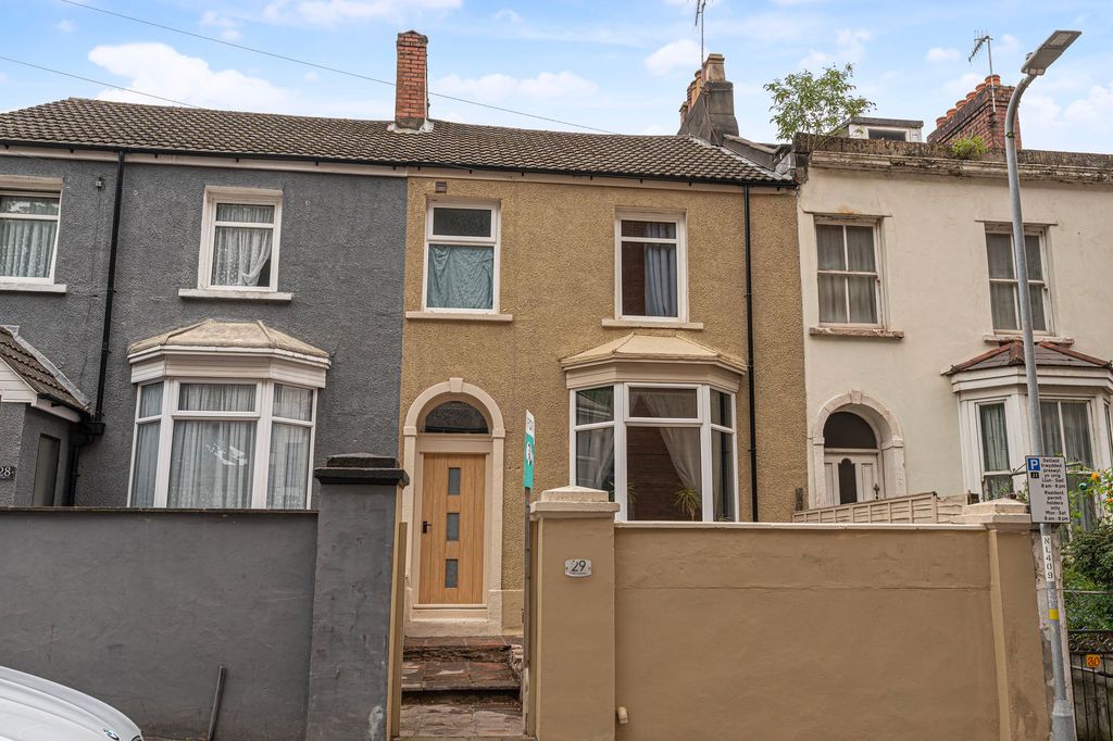 Property photo 1 of 24