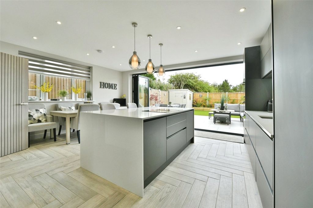 Property photo 3 of 14 Picture No. 02