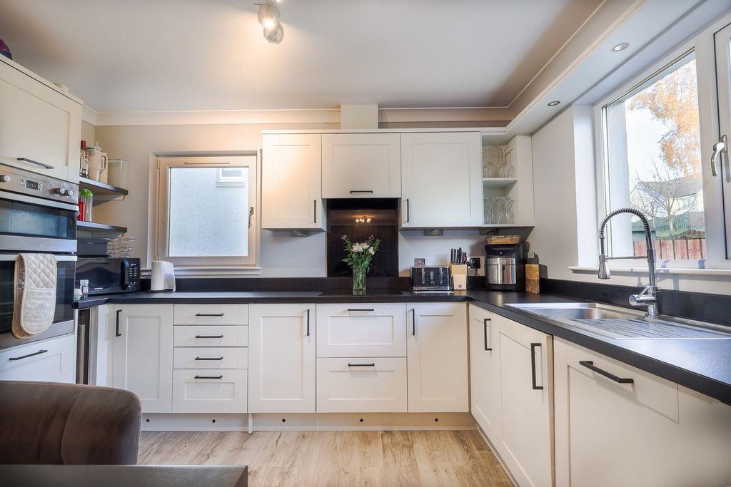 Property photo 3 of 15 Kitchen