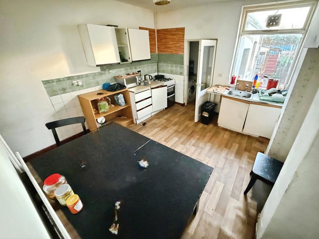 Property photo 3 of 7 Picture No. 06