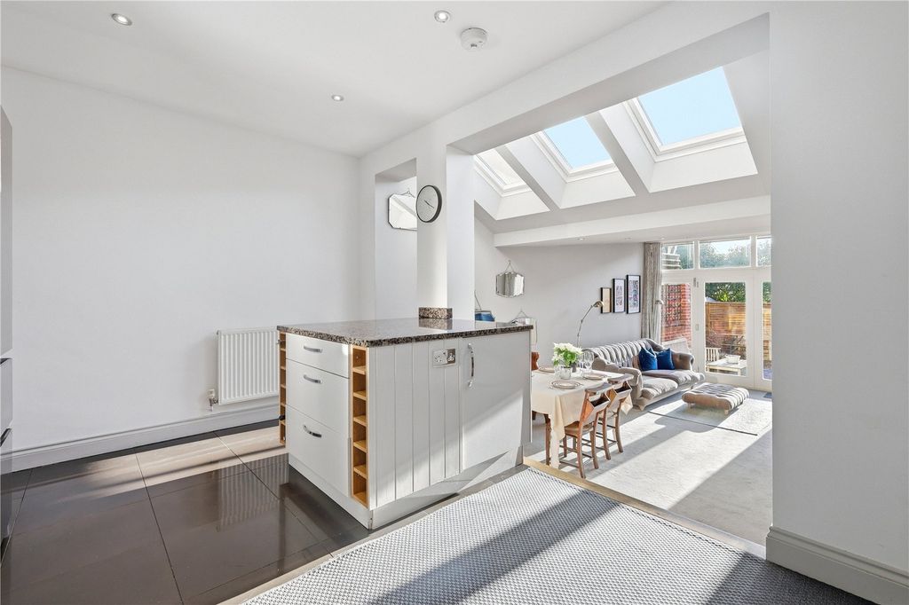 Property photo 3 of 22 Kitchen