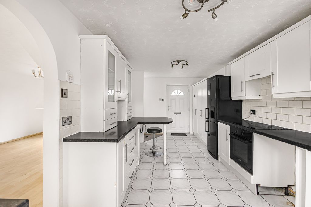 Property photo 3 of 15 771007