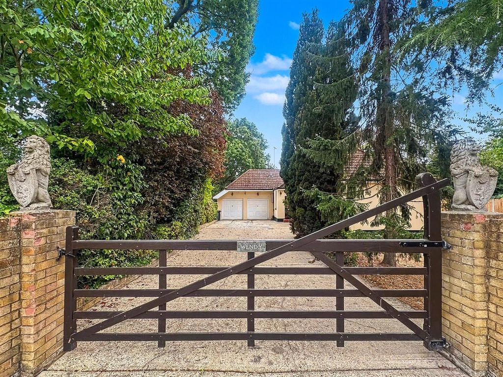Property photo 3 of 37
