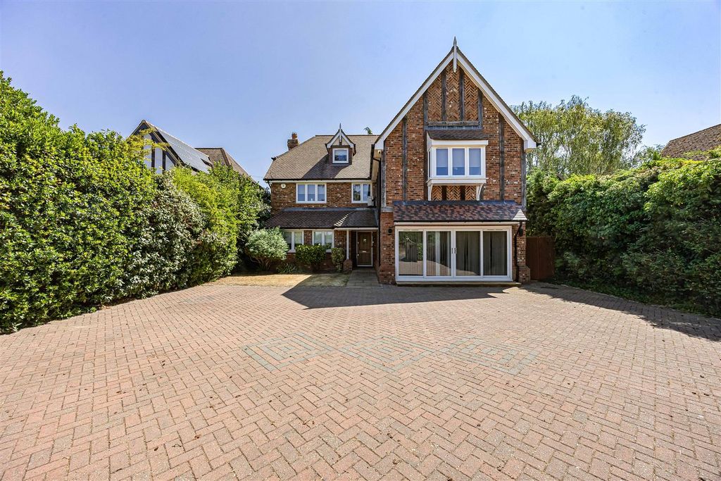 Property photo 1 of 33 External