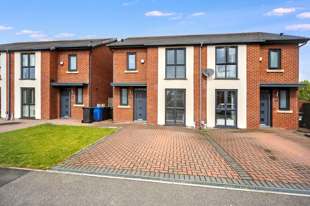 Property photo 1 of 23