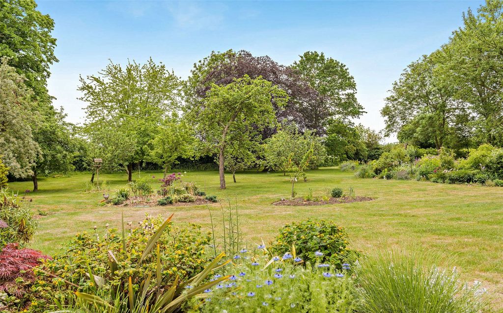 Property photo 2 of 28 Grounds