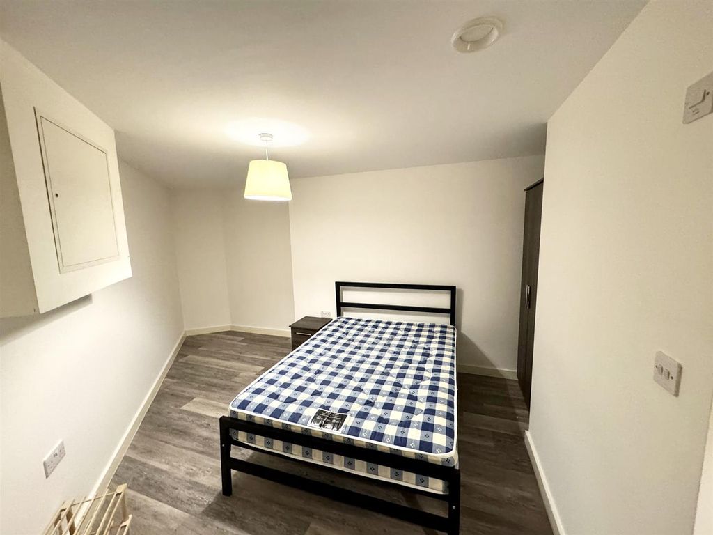 Property photo 3 of 5