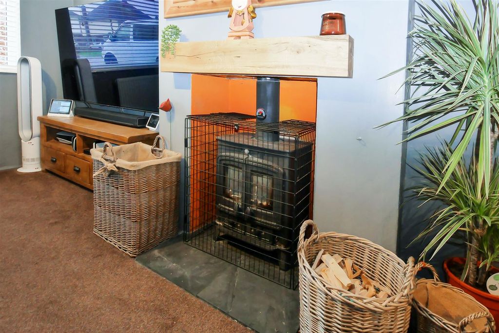 Property photo 3 of 14 P1090198.Jpg