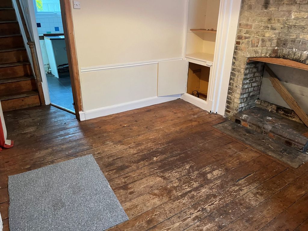 Property photo 3 of 12