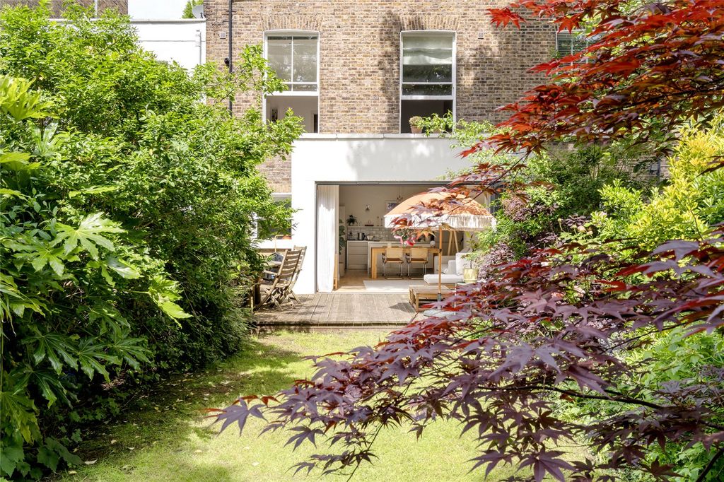 Property photo 2 of 17 Picture No. 18