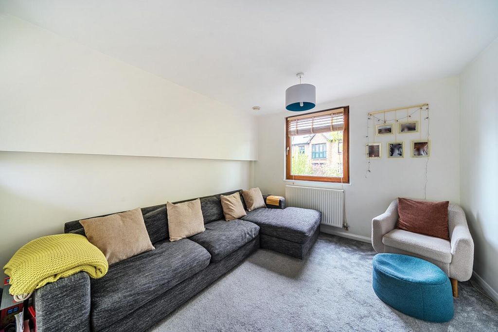 Property photo 3 of 15 Picture 3