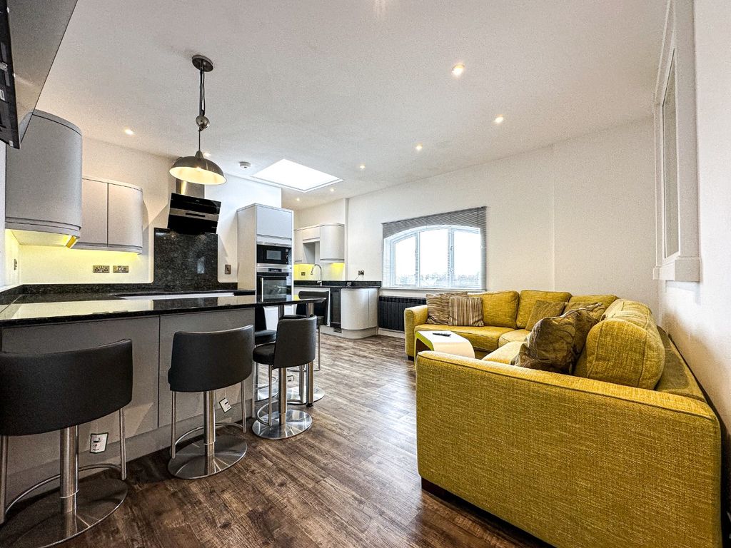 Property photo 2 of 14 5037507