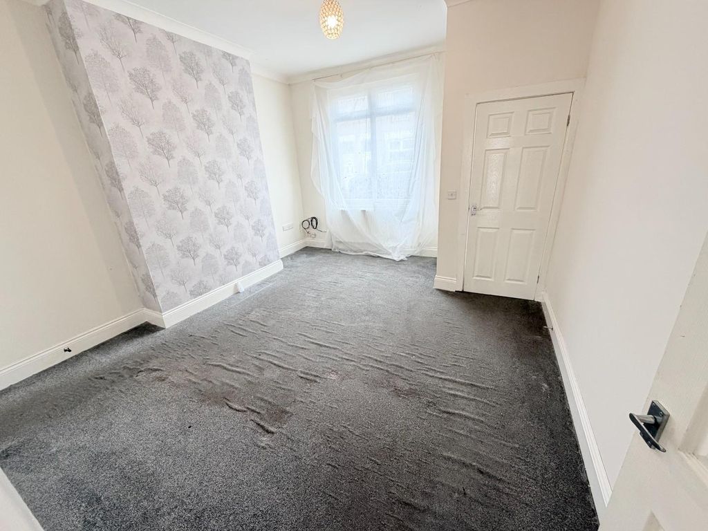 Property photo 2 of 10 Lounge