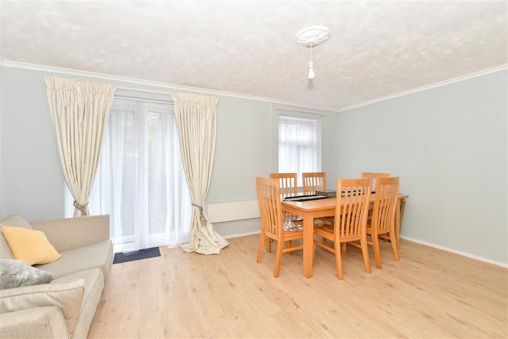 Property photo 3 of 7 Lounge/Dining Room
