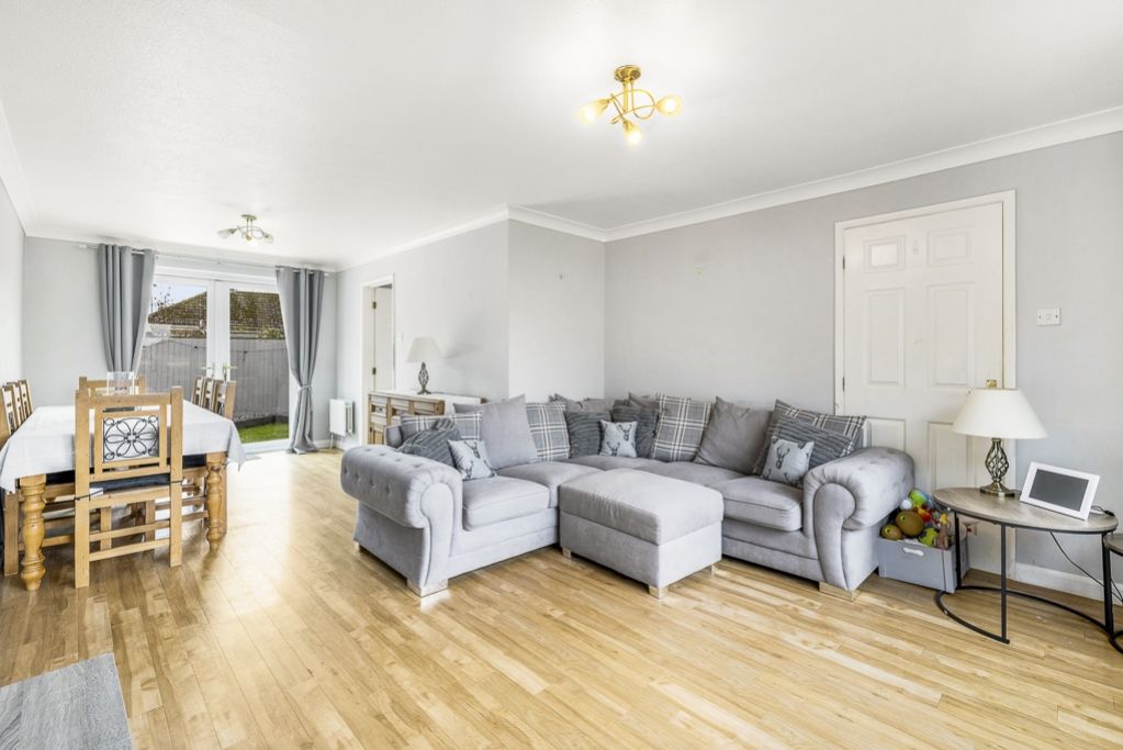Property photo 2 of 28 Farthinghoe (Quadring)-15
