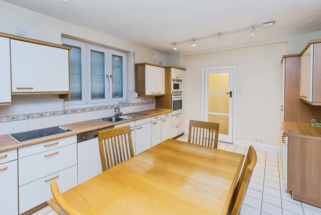 Property photo 2 of 21 Pbox-Img.Jpg