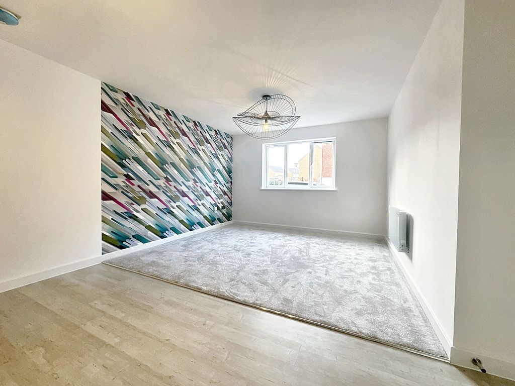 Property photo 2 of 8 Lounge