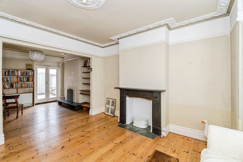 Property photo 2 of 28 Pbox-Img.Jpg