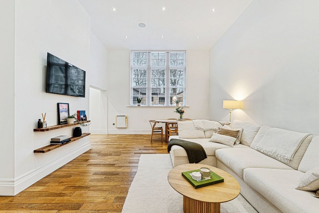 Property photo 2 of 27 Picture No. 37