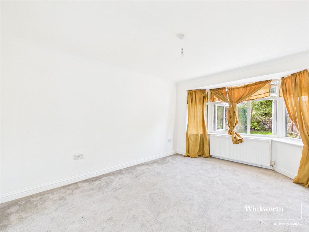 Property photo 2 of 17 Picture No. 12