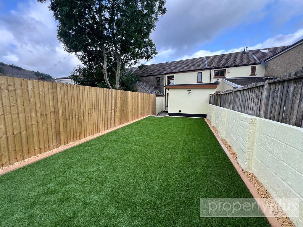 Property photo 3 of 17 Picture No. 10