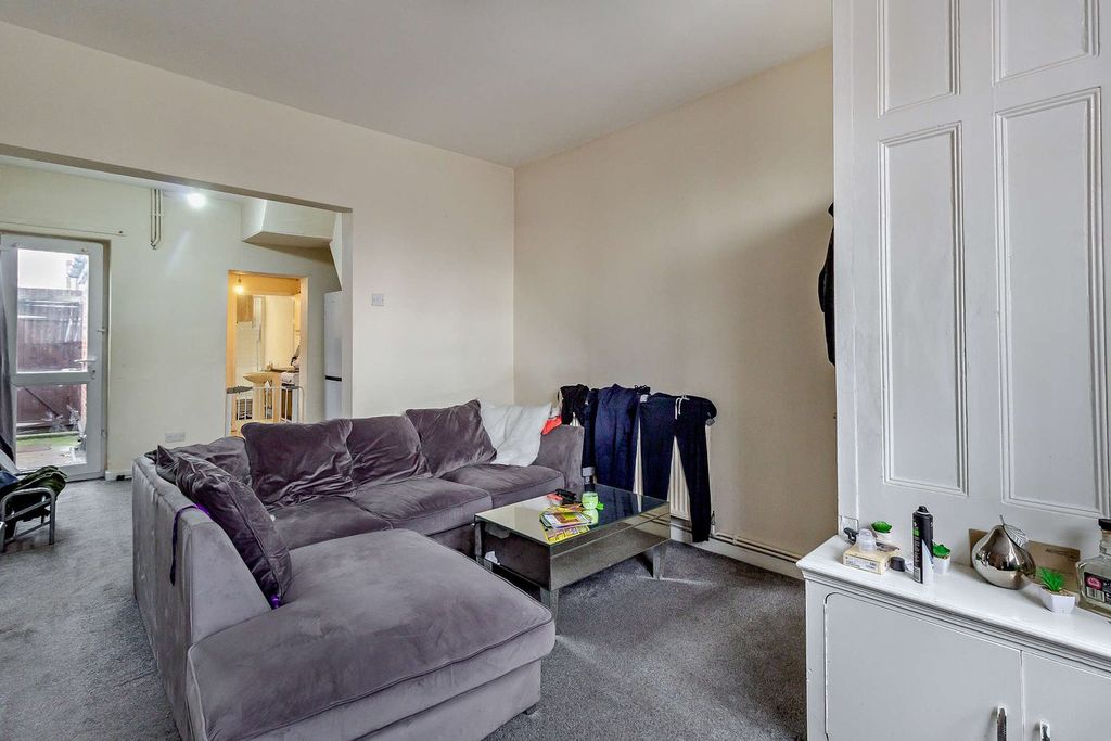 Property photo 3 of 23