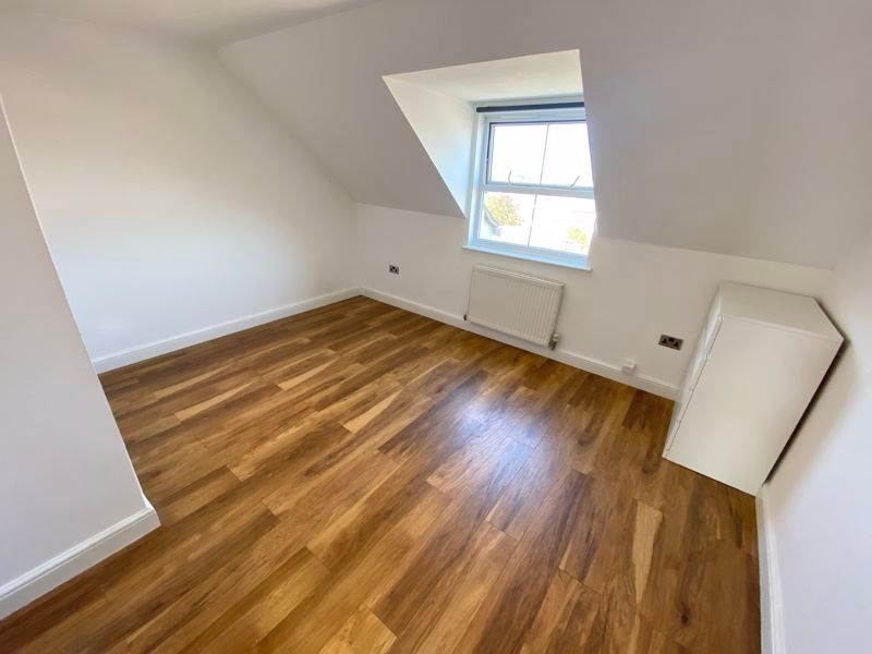 Property photo 3 of 6 Photo 5